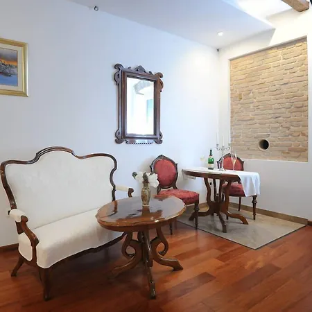 Апартаменти Felicitas At The Center Near The