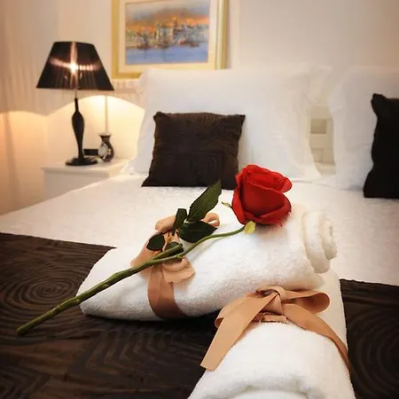 Felicitas At The Center Near The شقة