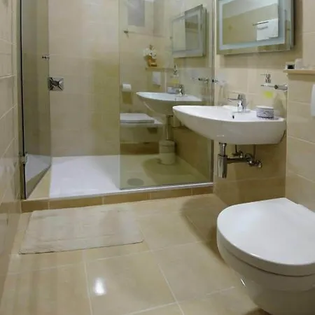 Felicitas At The Center Near The Apartment