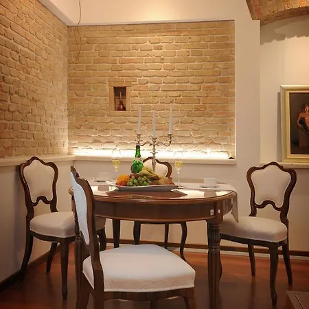 Felicitas At The Center Near The Apartment *